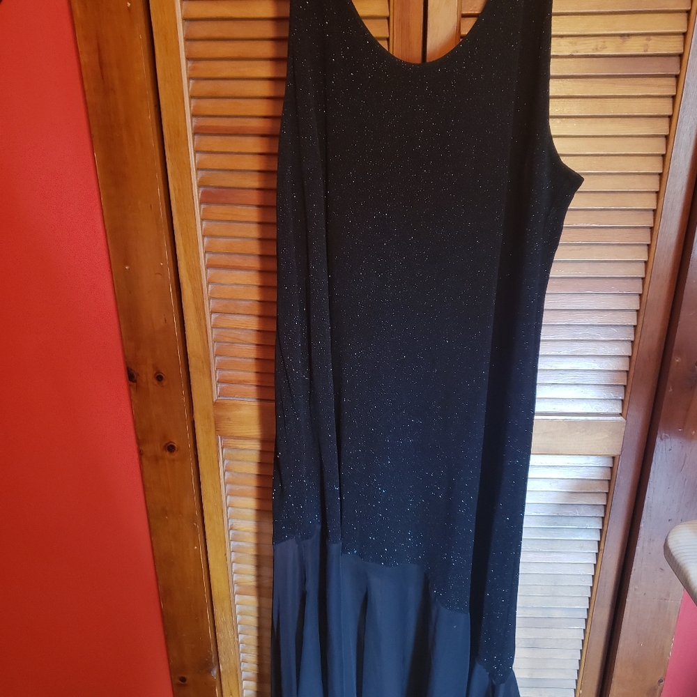 Beautiful size 30 dress from avenue